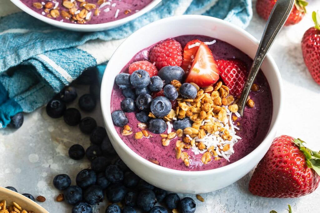 Easy-Acai-Bowl- Easy-Acai-Bowl-