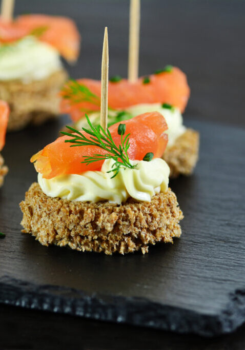 Smoked,Salmon,Canapes,With,Cheese,Cream,And,Dill,On,Brown Smoked,Salmon,Canapes,With,Cheese,Cream,And,Dill,On,Brown